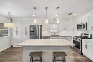 765 Marlin St, Bayou Vista, TX 77563 - Photo 11