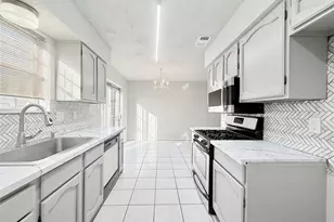 12715 Middlesbrough Ln, Houston, TX 77066 - Photo 7