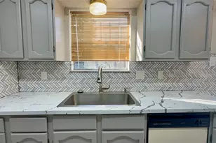 12715 Middlesbrough Ln, Houston, TX 77066 - Photo 9