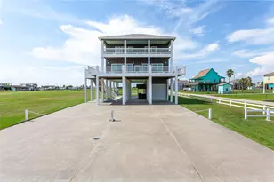 1255 Cloon St, Crystal Beach, TX 77650 - Photo 1
