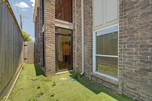 7575 Katy Fwy, Houston, TX 77024 - Photo 29
