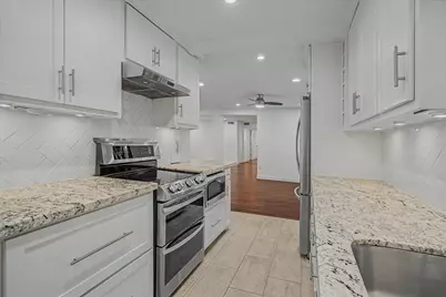 7575 Katy Freeway #4, Houston, TX 77024 - Photo 25