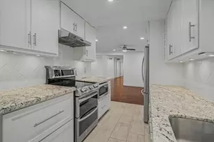 7575 Katy Fwy, Houston, TX 77024 - Photo 25