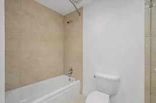 7575 Katy Fwy, Houston, TX 77024 - Photo 35