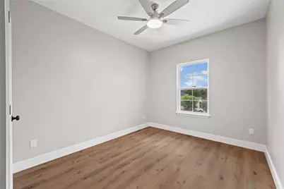 5947 Collingsworth Street, Houston, TX 77026 - Photo 19