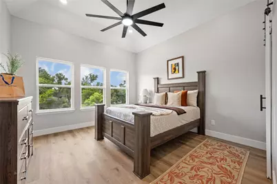 5947 Collingsworth Street, Houston, TX 77026 - Photo 13