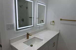 5235 Myrtlewood St, Houston, TX 77033 - Photo 11