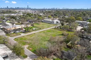 5909 Cypress St, Houston, TX 77074 - Photo 5