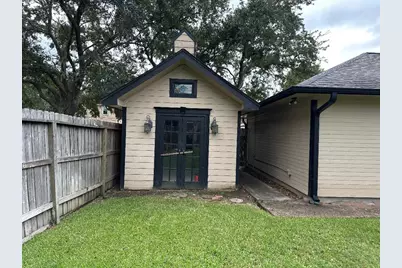 308 Rosemary Lane, Lake Jackson, TX 77566 - Photo 5