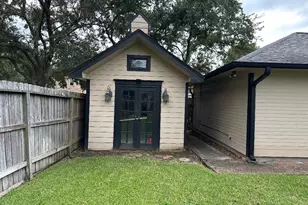 308 Rosemary Ln, Lake Jackson, TX 77566 - Photo 5