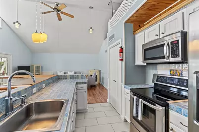 13810 San Domingo Drive, Galveston, TX 77554 - Photo 17