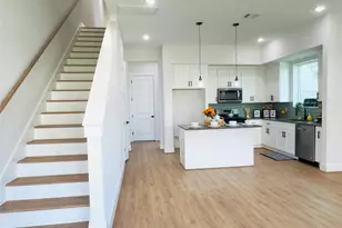 7819 Colonial Ln, Houston, TX 77051 - Photo 11