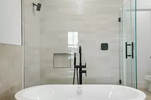 7416 Maxroy St, Houston, TX 77088 - Photo 21