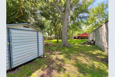 210 Floyd St Street, Boling, TX 77420 - Photo 9