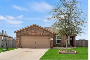 2417 Nautica Terrace Dr, Texas City, TX 77568 - Photo 3