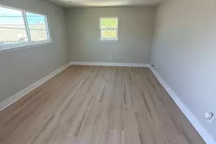 2919 Avenue K, Galveston, TX 77550 - Photo 9