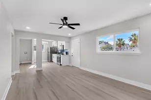 2919 Avenue K, Galveston, TX 77550 - Photo 5