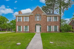 215 Wood Cir Ln, Houston, TX 77015 - Photo 1