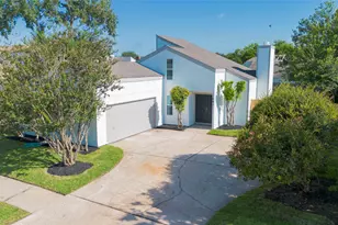 11042 Petworth Dr, Houston, TX 77072 - Photo 3
