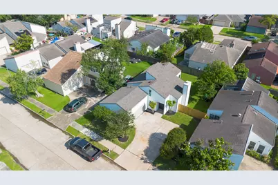 11042 Petworth Drive, Houston, TX 77072 - Photo 7