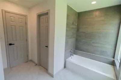 11042 Petworth Drive, Houston, TX 77072 - Photo 25