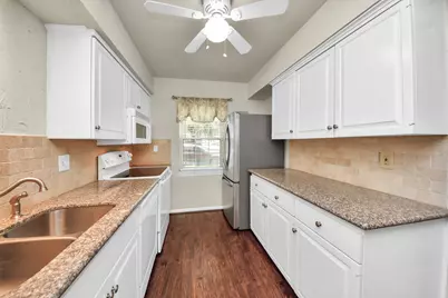 6334 Chevy Chase Drive #17, Houston, TX 77057 - Photo 3