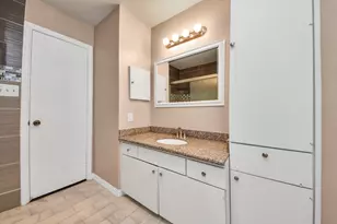 6334 Chevy Chase Dr, Houston, TX 77057 - Photo 11