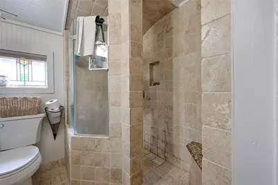 307 W Market Street, Fayetteville, TX 78940 - Photo 19