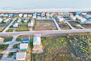 1627 Bluewater Hwy, Surfside Beach, TX 77541 - Photo 3