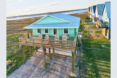 1627 Blue Water Hwy, Surfside Beach, TX 77541 - Photo 1