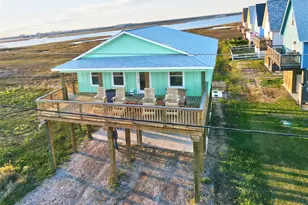 1627 Bluewater Hwy, Surfside Beach, TX 77541 - Photo 1