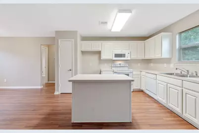 16225 Summerset Estates Boulevard, Conroe, TX 77302 - Photo 7