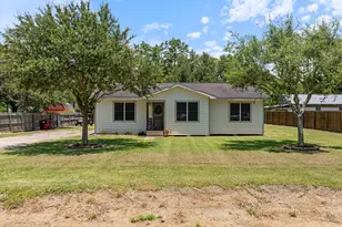 444 Ave C, Blessing, TX 77419 - Photo 31