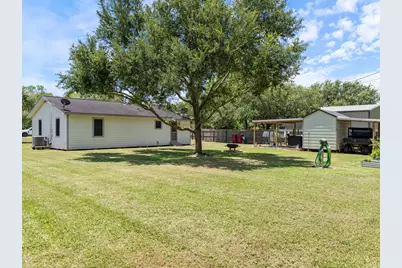 444 Avenue C, Blessing, TX 77419 - Photo 23