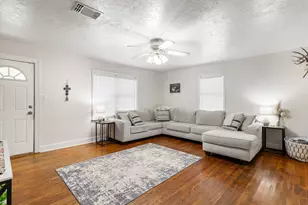 444 Ave C, Blessing, TX 77419 - Photo 5