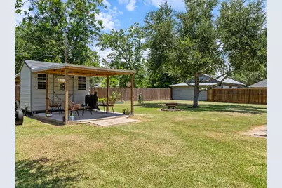 444 Avenue C, Blessing, TX 77419 - Photo 25