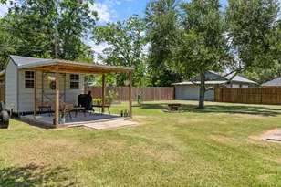 444 Ave C, Blessing, TX 77419 - Photo 25