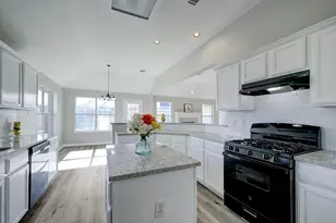 24031 Holleygate Ct, Spring, TX 77373 - Photo 9