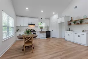 4213 Houx St, Bacliff, TX 77518 - Photo 9