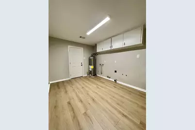 817 N Valderas Street, Angleton, TX 77515 - Photo 21