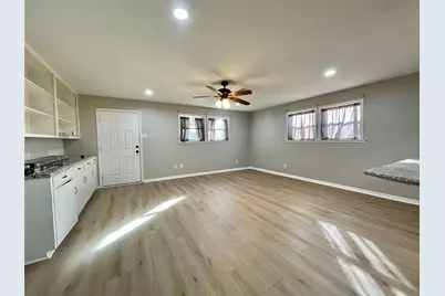 817 N Valderas Street, Angleton, TX 77515 - Photo 13