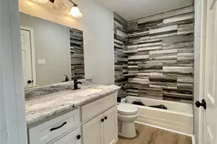 817 N Valderas St, Angleton, TX 77515 - Photo 11