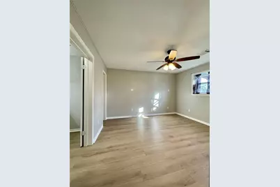 817 N Valderas Street, Angleton, TX 77515 - Photo 15