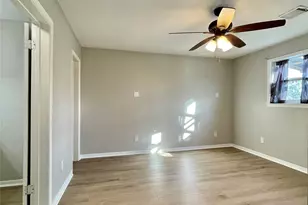 817 N Valderas St, Angleton, TX 77515 - Photo 15