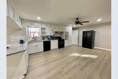 817 N Valderas Street, Angleton, TX 77515 - Photo 19