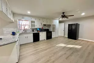 817 N Valderas St, Angleton, TX 77515 - Photo 19
