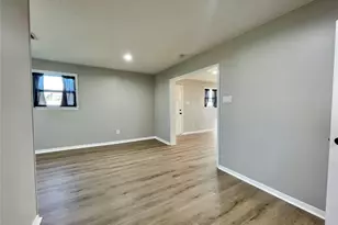 817 N Valderas St, Angleton, TX 77515 - Photo 7