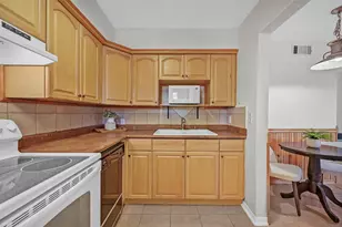 107 E Willowick Ave, Friendswood, TX 77546 - Photo 9
