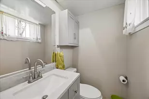8403 Meadowshire St, Houston, TX 77037 - Photo 7