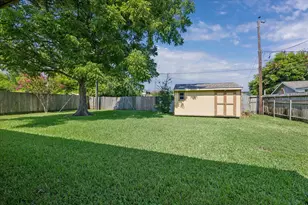 8403 Meadowshire St, Houston, TX 77037 - Photo 5